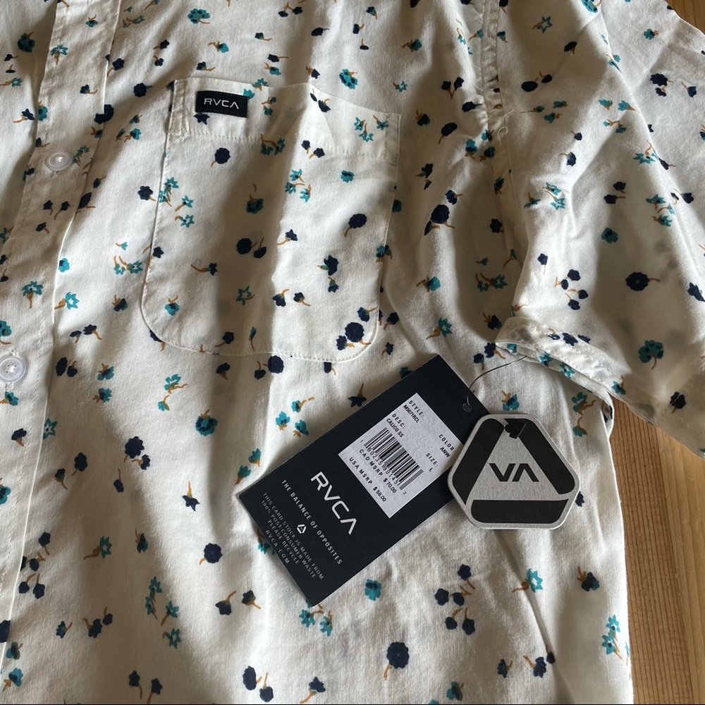 RVCA | 🆕 Calico button up - Picture 8 of 9